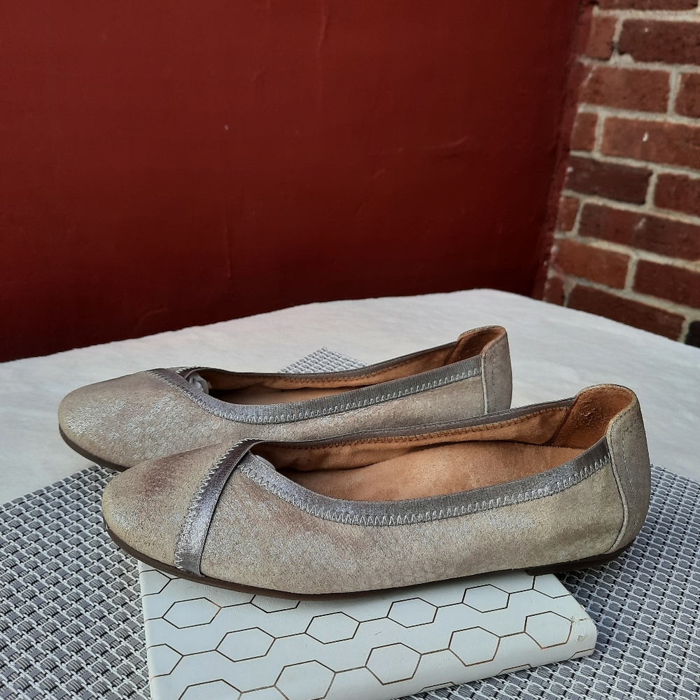 Vionic Caroll Ballet Flats Comfort Slip On Shoes Metallic Leather 6 Travel